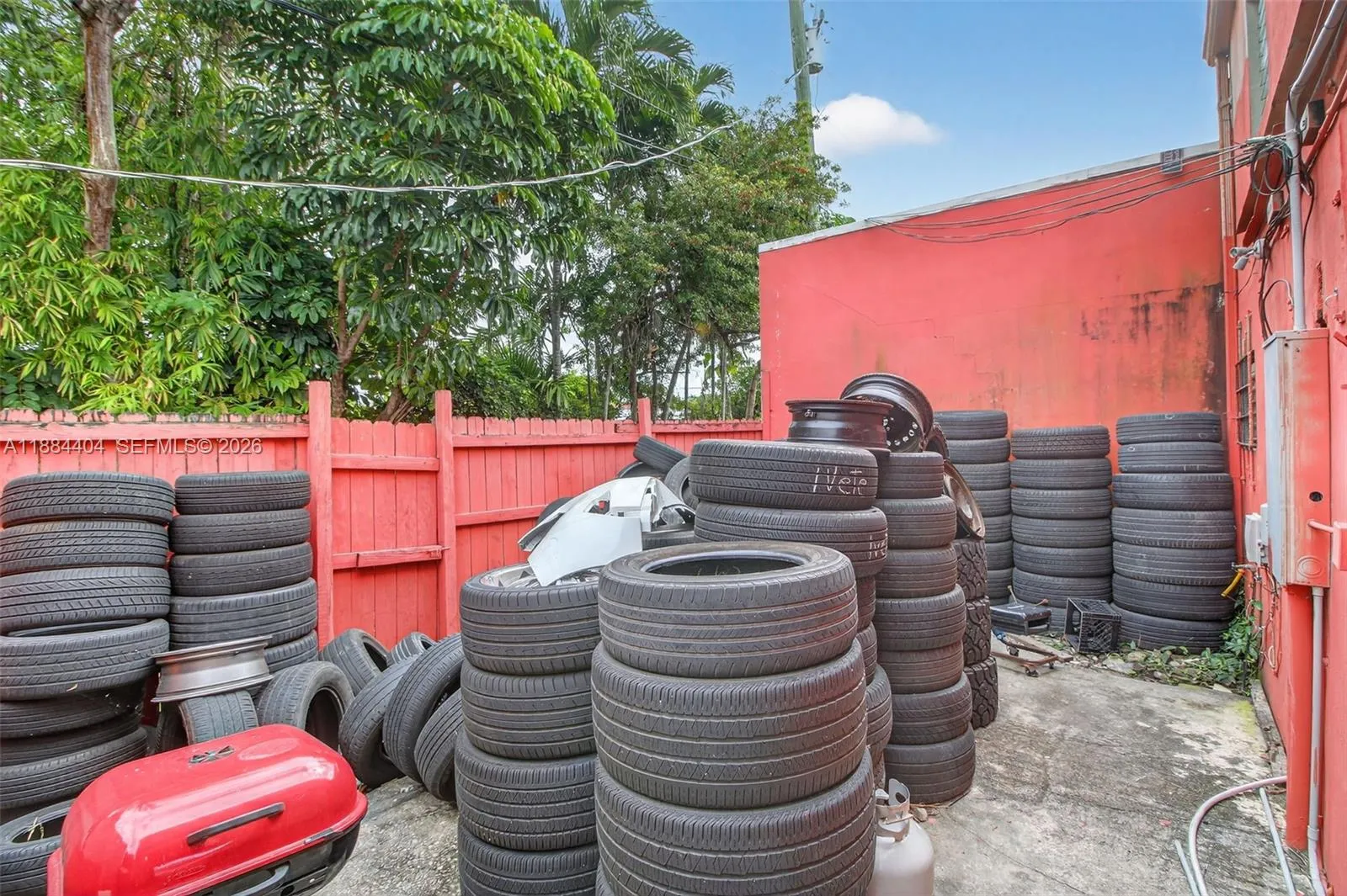 449 E Okeechobee Rd, Florida 33010, Florida 33010, ,Commercial Sale,For Sale,449 E Okeechobee Rd, , Florida 33010,A11884404