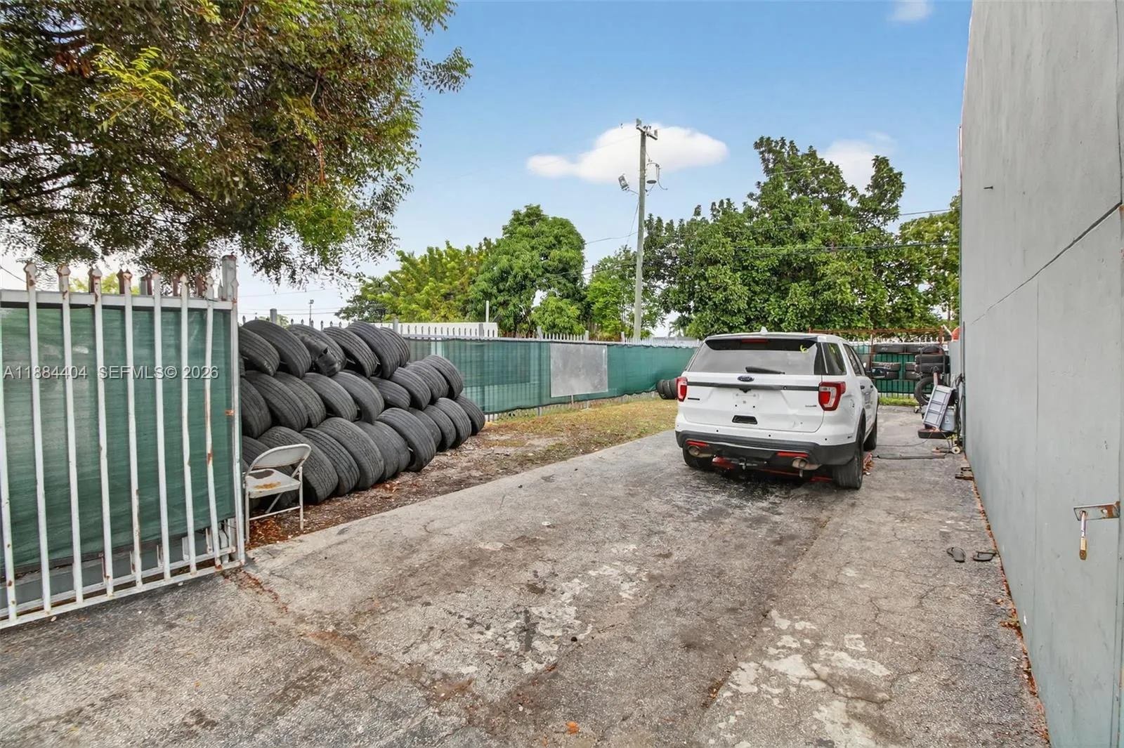 449 E Okeechobee Rd, Florida 33010, Florida 33010, ,Commercial Sale,For Sale,449 E Okeechobee Rd, , Florida 33010,A11884404