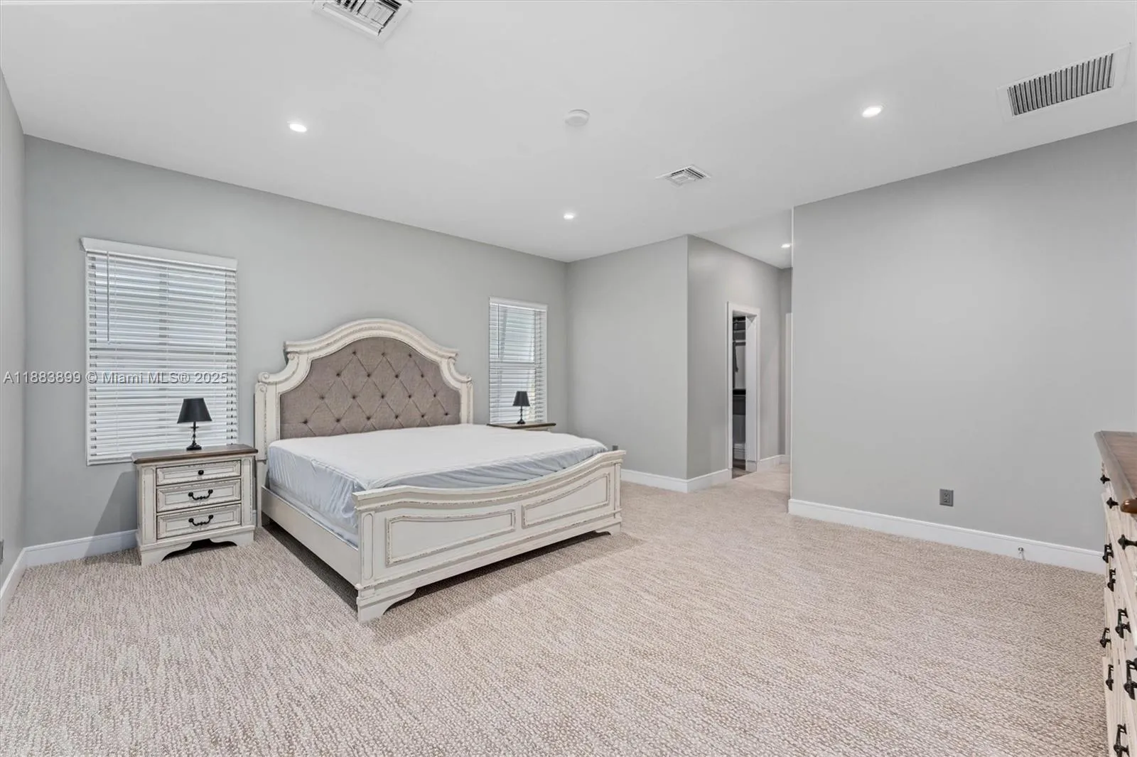 2431 Ne 20th Ave, Lighthouse Point, Florida 33064, Lighthouse Point, Florida 33064, 6 Bedrooms Bedrooms, ,6 BathroomsBathrooms,Residential,For Sale,2431 Ne 20th Ave, Lighthouse Point, Florida 33064,A11883899