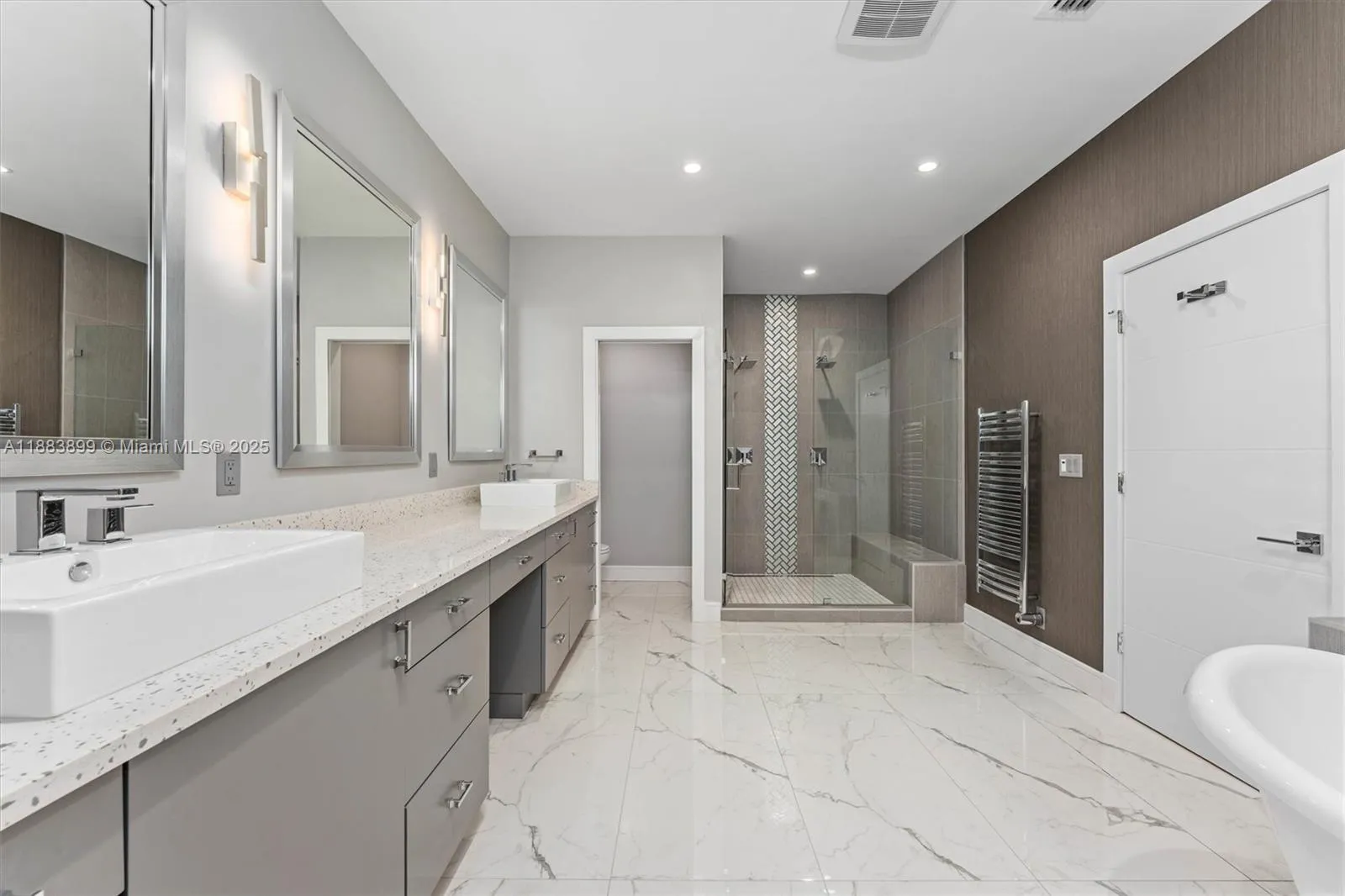 2431 Ne 20th Ave, Lighthouse Point, Florida 33064, Lighthouse Point, Florida 33064, 6 Bedrooms Bedrooms, ,6 BathroomsBathrooms,Residential,For Sale,2431 Ne 20th Ave, Lighthouse Point, Florida 33064,A11883899