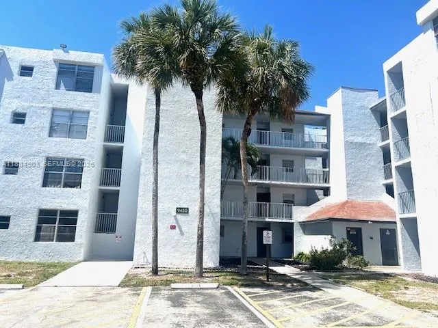 9450 Live Oak Pl 108, Davie, Florida 33324, Davie, Florida 33324, 3 Bedrooms Bedrooms, ,2 BathroomsBathrooms,Residential Lease,For Rent,9450 Live Oak Pl 108, Davie, Florida 33324,A11884503