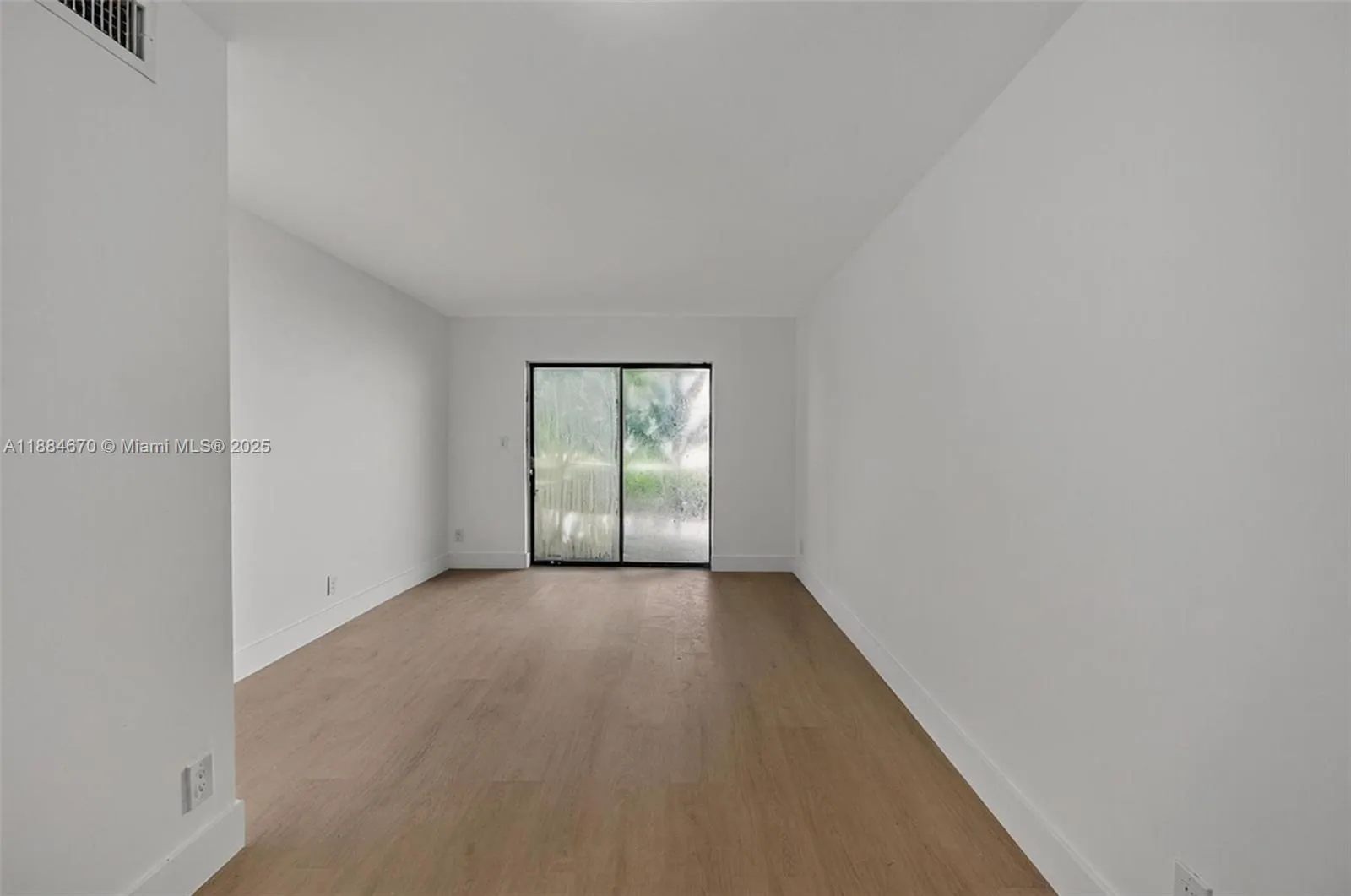 4198 Lakeside Dr 4198, Tamarac, Florida 33319, Tamarac, Florida 33319, 2 Bedrooms Bedrooms, ,1 BathroomBathrooms,Residential,For Sale,4198 Lakeside Dr 4198, Tamarac, Florida 33319,A11884670