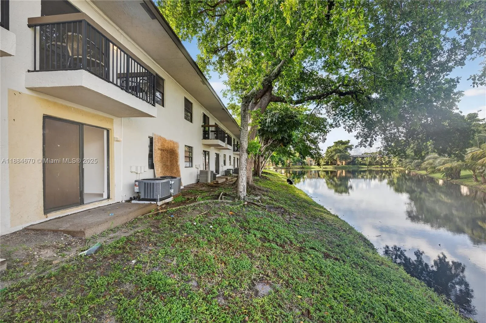 4198 Lakeside Dr 4198, Tamarac, Florida 33319, Tamarac, Florida 33319, 2 Bedrooms Bedrooms, ,1 BathroomBathrooms,Residential,For Sale,4198 Lakeside Dr 4198, Tamarac, Florida 33319,A11884670