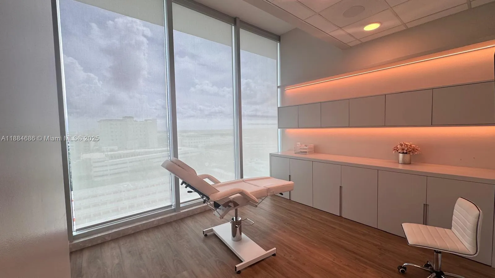 2820 Ne 214th St 1004, Aventura, Florida 33180, Aventura, Florida 33180, ,Commercial Lease,For Rent,2820 Ne 214th St 1004, Aventura, Florida 33180,A11884686