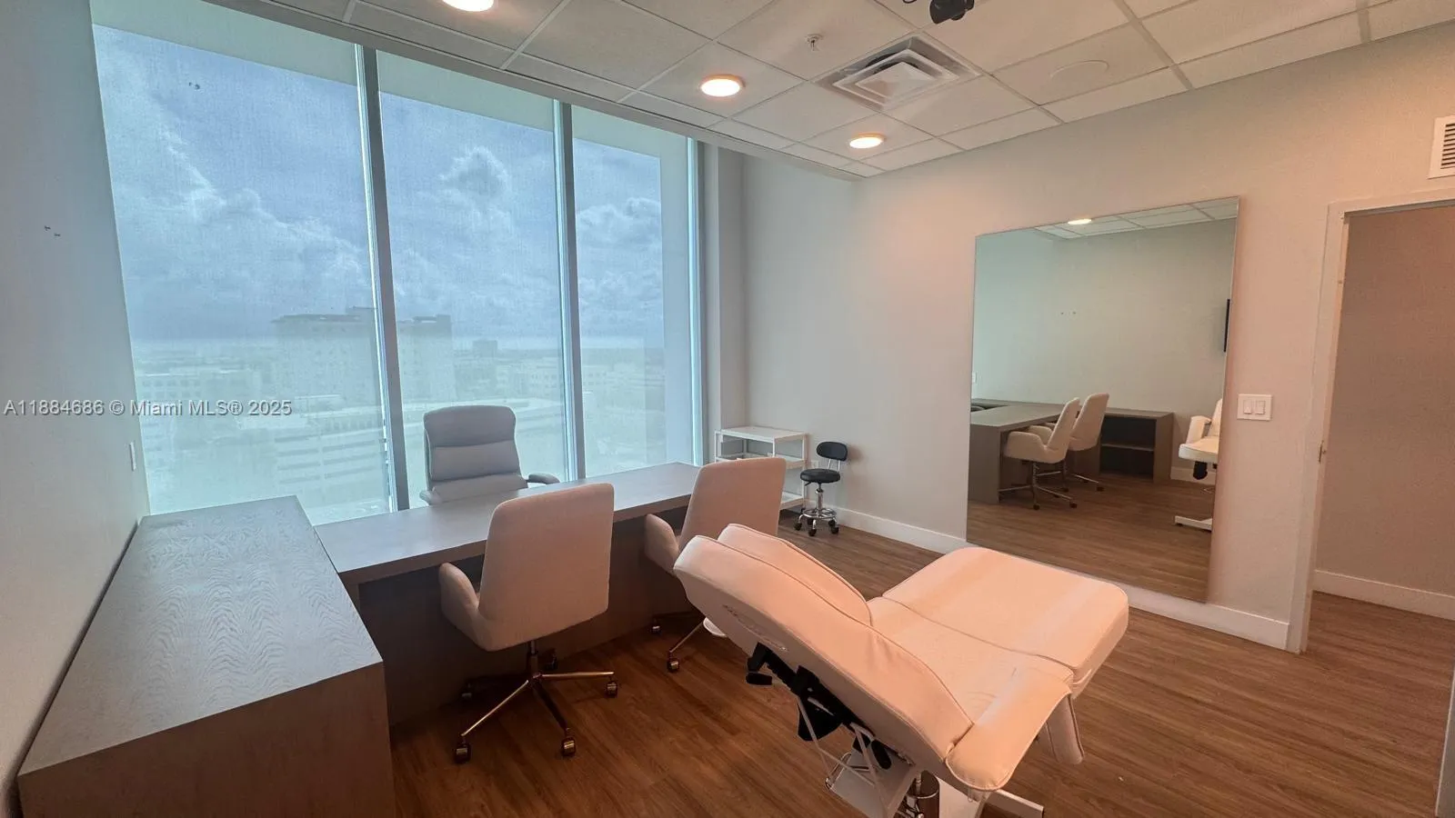 2820 Ne 214th St 1004, Aventura, Florida 33180, Aventura, Florida 33180, ,Commercial Lease,For Rent,2820 Ne 214th St 1004, Aventura, Florida 33180,A11884686