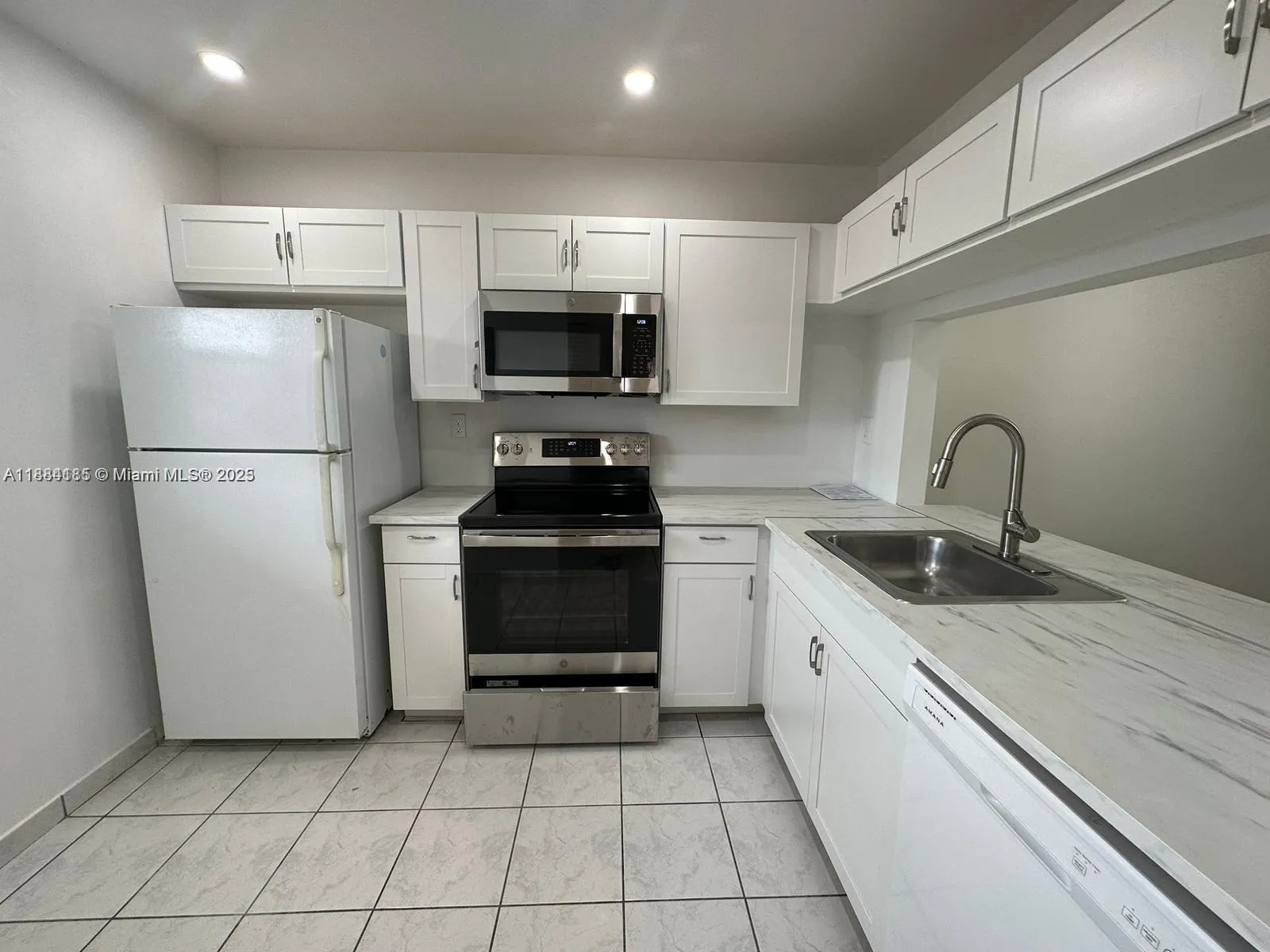 10453 Nw 11th St 206, Pembroke Pines, Florida 3302, Pembroke Pines, Florida 33026, 2 Bedrooms Bedrooms, ,2 BathroomsBathrooms,Residential Lease,For Rent,10453 Nw 11th St 206, Pembroke Pines, Florida 3302,A11884185