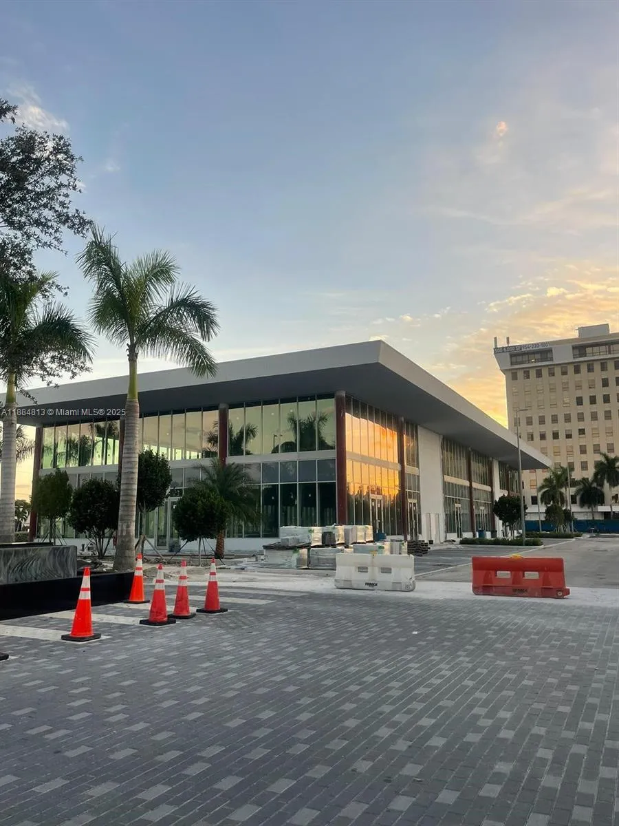 1006 E Hallandale Beach Blvd 4-105, Hallandale Bea, Hallandale Beach, Florida 33009, ,Commercial Lease,For Rent,1006 E Hallandale Beach Blvd 4-105, Hallandale Bea,A11884813