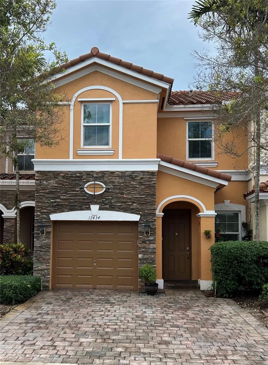 12434 Emerald Creek Mnr, Plantation, Florida 33325, Plantation, Florida 33325, 4 Bedrooms Bedrooms, ,2 BathroomsBathrooms,Residential,For Sale,12434 Emerald Creek Mnr, Plantation, Florida 33325,A11883915