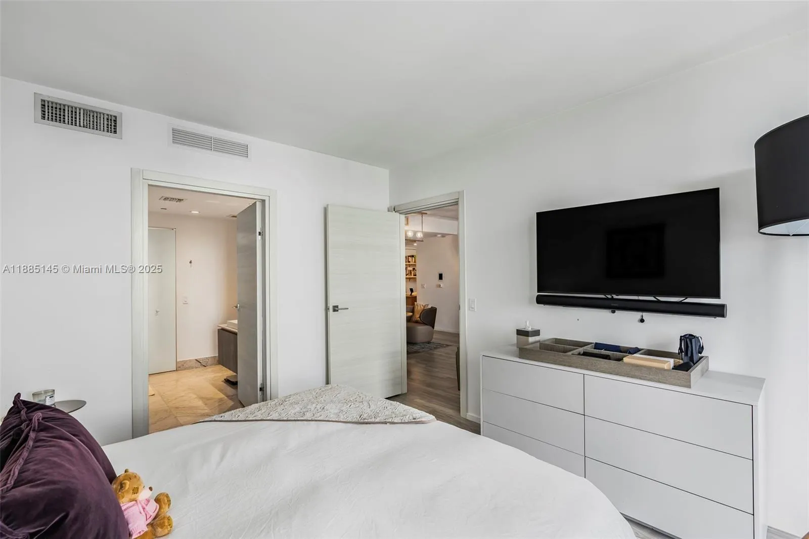 801 S Miami Ave 2810, Miami, Florida 33130, Miami, Florida 33130, 2 Bedrooms Bedrooms, ,2 BathroomsBathrooms,Residential Lease,For Rent,801 S Miami Ave 2810, Miami, Florida 33130,A11885145