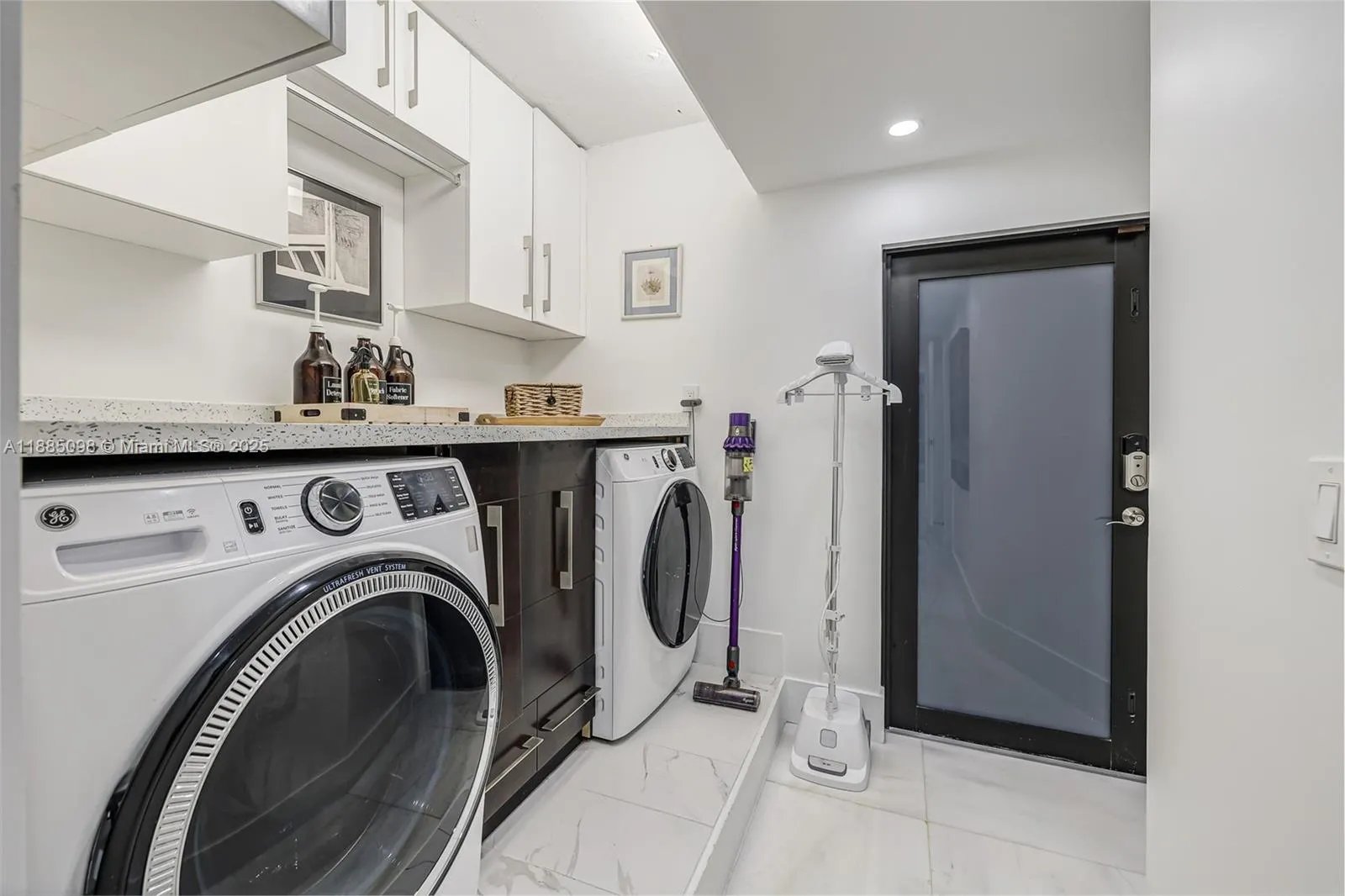 8761 Sw 56th St, Miami, Florida 33165, Miami, Florida 33165, 4 Bedrooms Bedrooms, ,4 BathroomsBathrooms,Residential,For Sale,8761 Sw 56th St, Miami, Florida 33165,A11885098