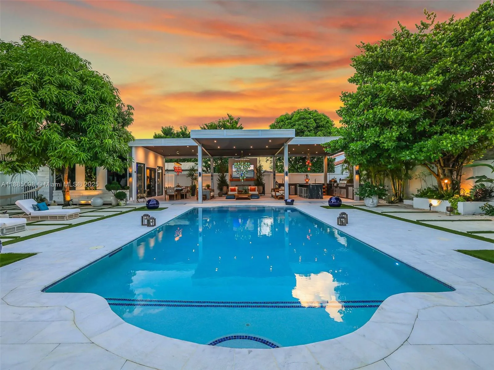 8761 Sw 56th St, Miami, Florida 33165, Miami, Florida 33165, 4 Bedrooms Bedrooms, ,4 BathroomsBathrooms,Residential,For Sale,8761 Sw 56th St, Miami, Florida 33165,A11885098