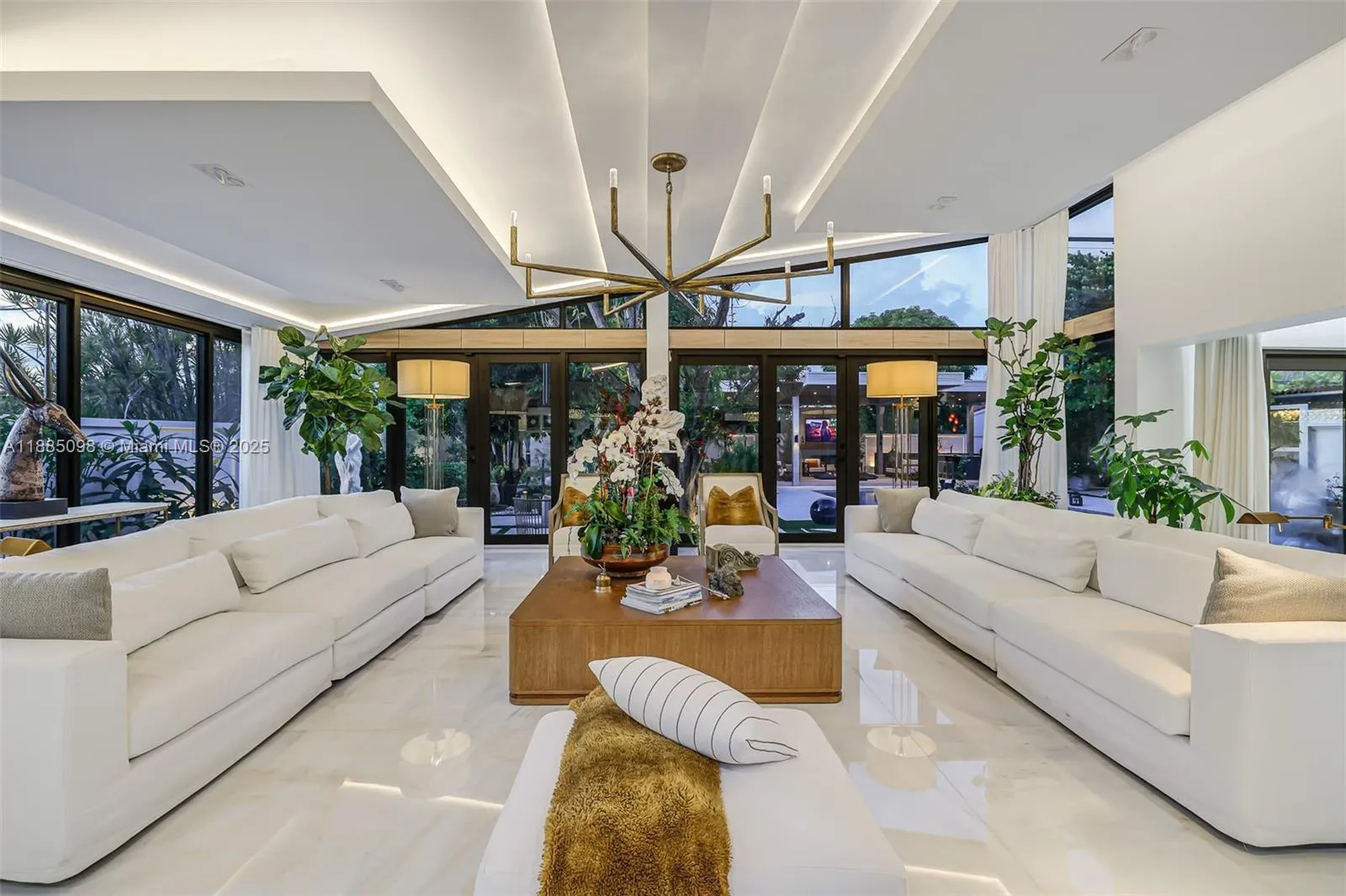 8761 Sw 56th St, Miami, Florida 33165, Miami, Florida 33165, 4 Bedrooms Bedrooms, ,4 BathroomsBathrooms,Residential,For Sale,8761 Sw 56th St, Miami, Florida 33165,A11885098