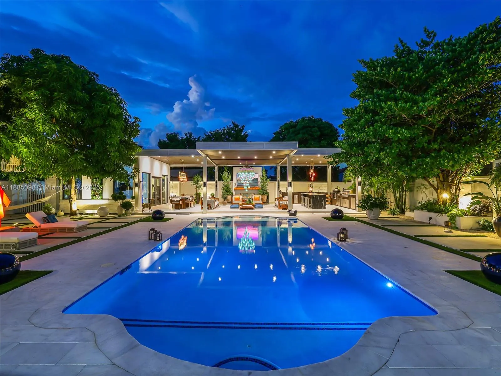 8761 Sw 56th St, Miami, Florida 33165, Miami, Florida 33165, 4 Bedrooms Bedrooms, ,4 BathroomsBathrooms,Residential,For Sale,8761 Sw 56th St, Miami, Florida 33165,A11885098