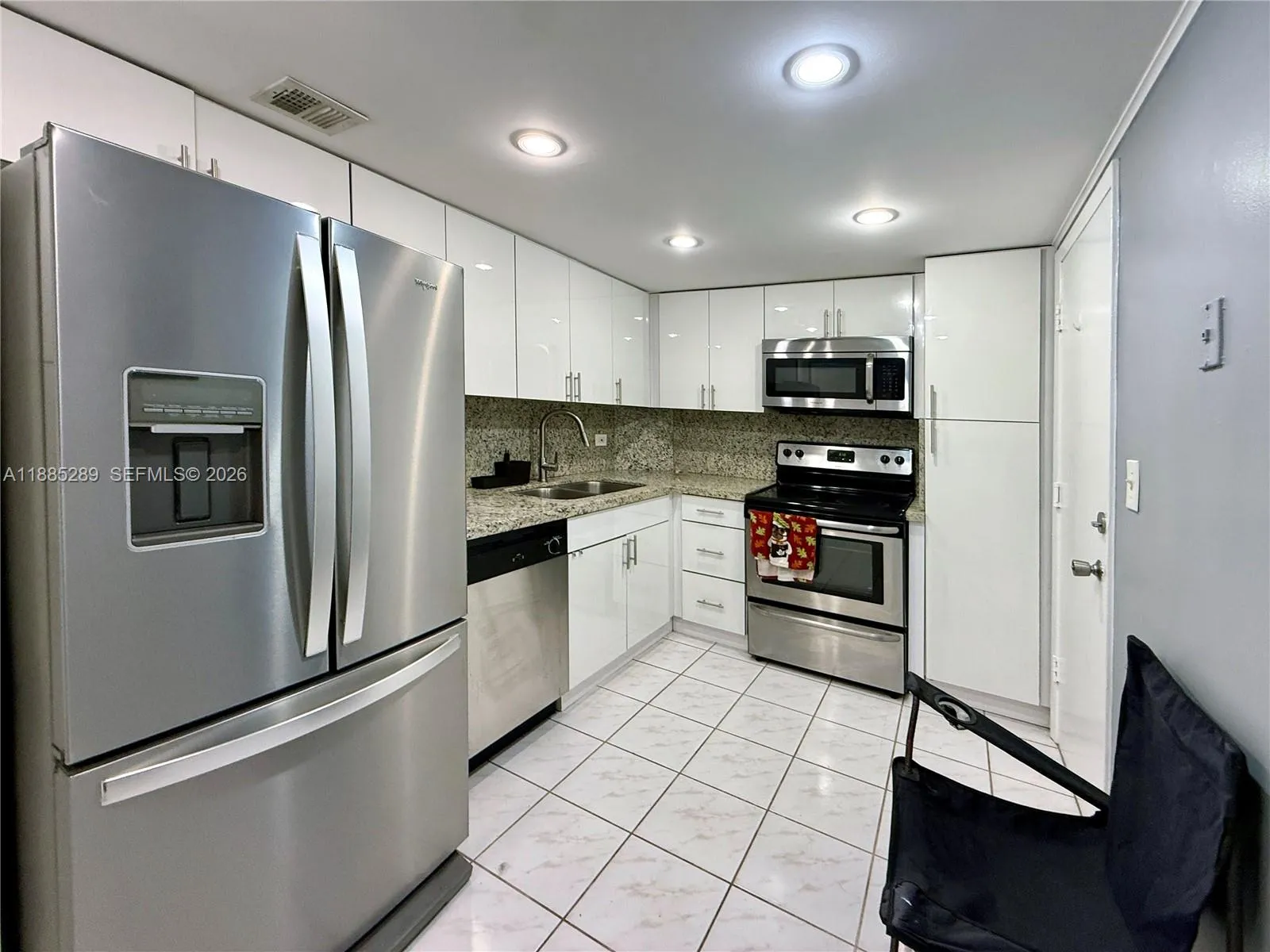 5005 Collins Ave 523, Miami Beach, Florida 33140, Miami Beach, Florida 33140, 1 Bedroom Bedrooms, ,1 BathroomBathrooms,Residential,For Sale,5005 Collins Ave 523, Miami Beach, Florida 33140,A11885289