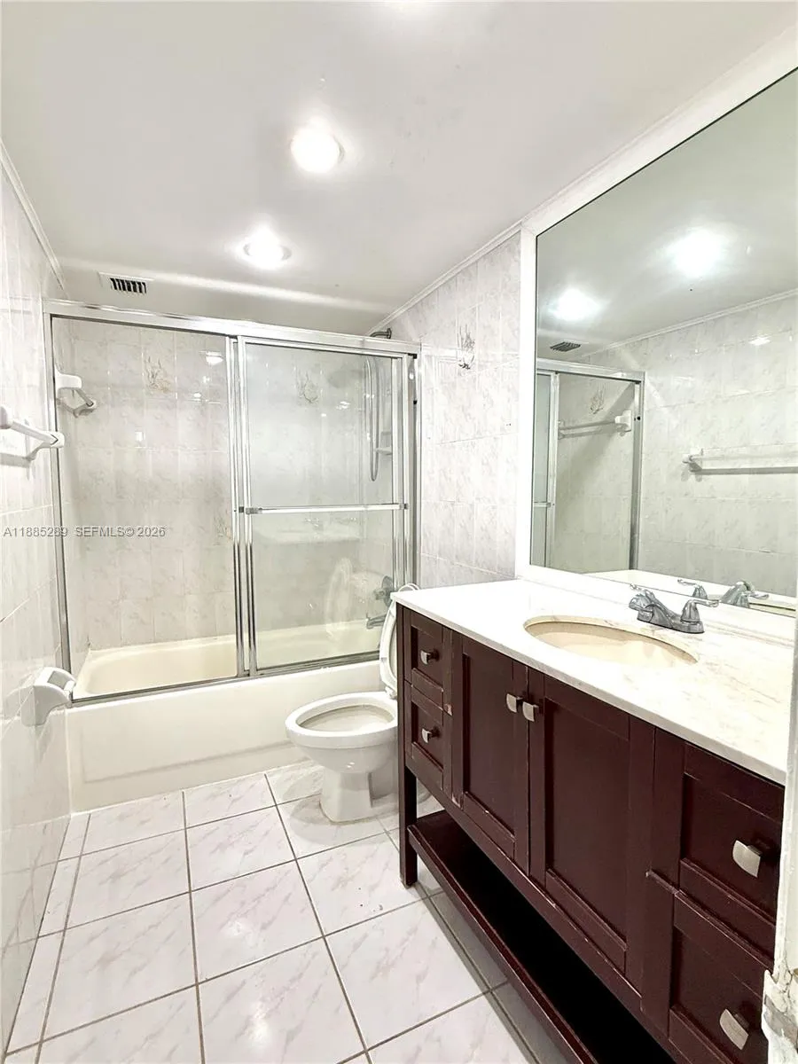 5005 Collins Ave 523, Miami Beach, Florida 33140, Miami Beach, Florida 33140, 1 Bedroom Bedrooms, ,1 BathroomBathrooms,Residential,For Sale,5005 Collins Ave 523, Miami Beach, Florida 33140,A11885289