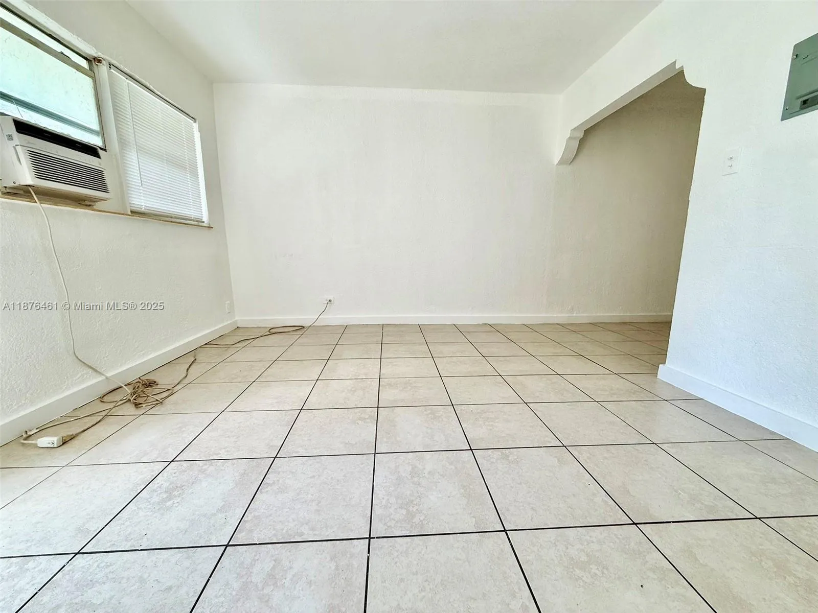 715 Sw 10th St 2, Dania Beach, Florida 33004, Dania Beach, Florida 33004, 2 Bedrooms Bedrooms, ,1 BathroomBathrooms,Residential Lease,For Rent,715 Sw 10th St 2, Dania Beach, Florida 33004,A11876461