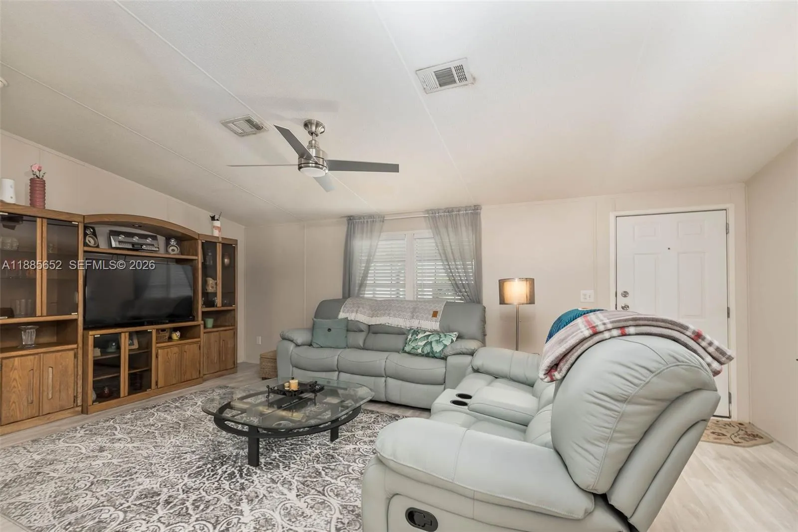 1800 Sw 85th Ave, Davie, Florida 33324, Davie, Florida 33324, 2 Bedrooms Bedrooms, ,2 BathroomsBathrooms,Residential,For Sale,1800 Sw 85th Ave, Davie, Florida 33324,A11885652