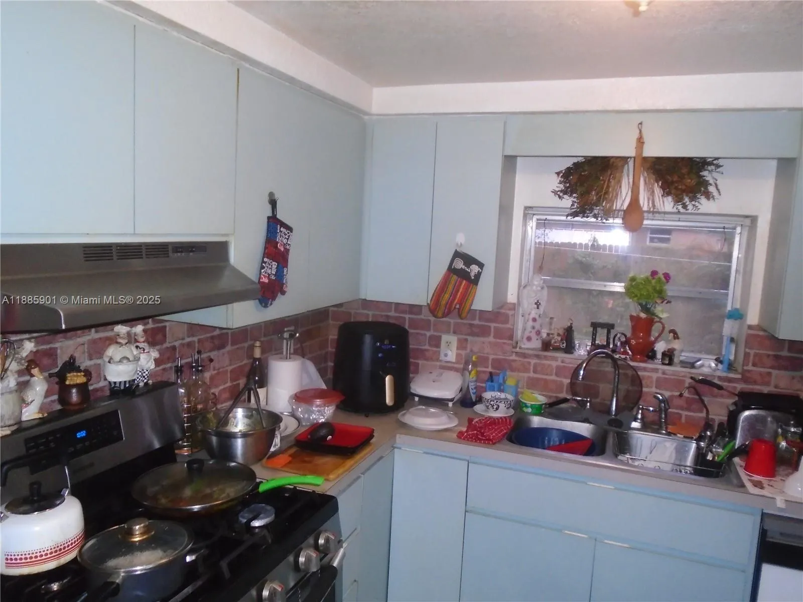 6791 Hope St, Hollywood, Florida 33024, Hollywood, Florida 33024, 4 Bedrooms Bedrooms, ,3 BathroomsBathrooms,Residential,For Sale,6791 Hope St, Hollywood, Florida 33024,A11885901