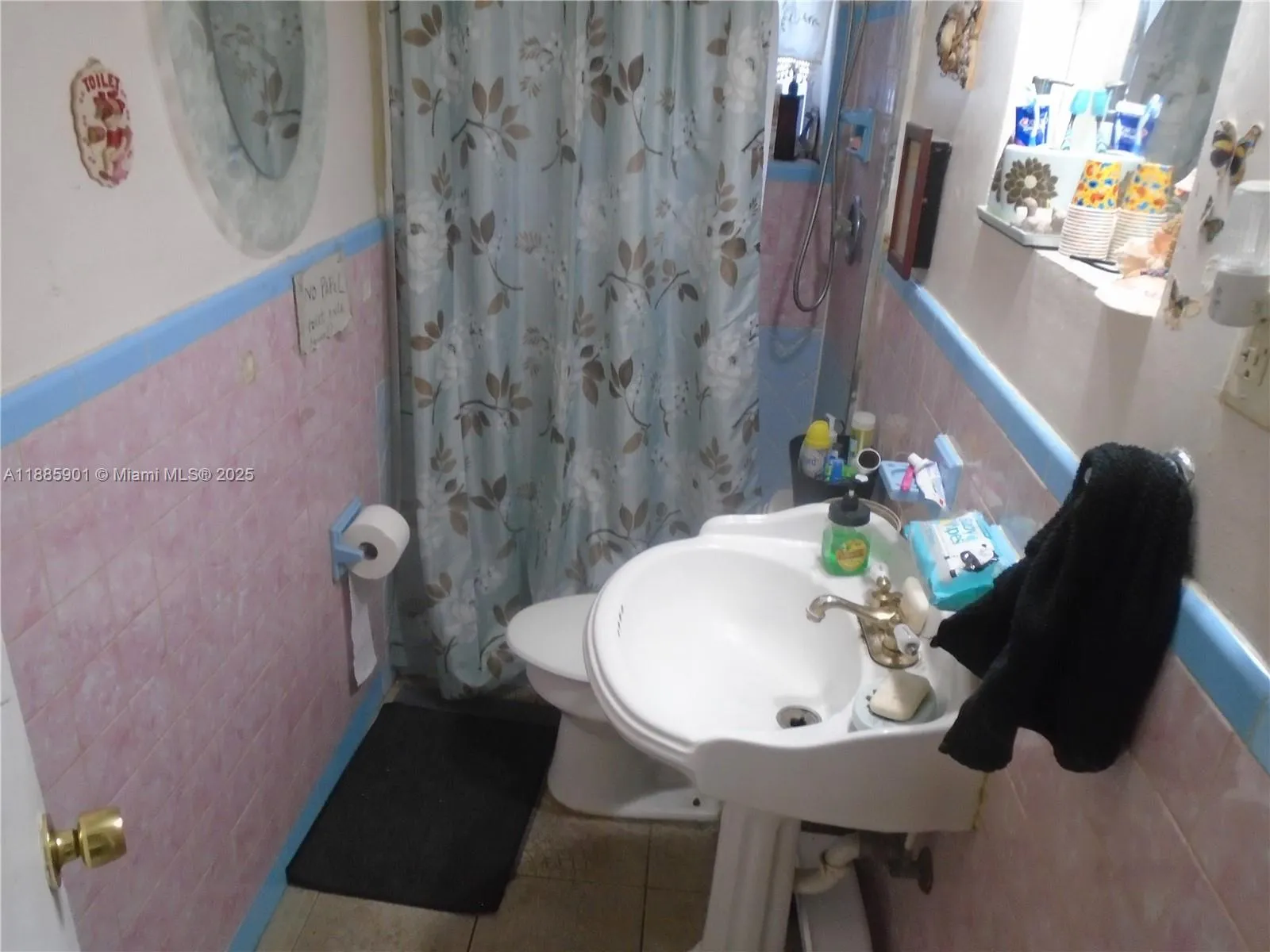 6791 Hope St, Hollywood, Florida 33024, Hollywood, Florida 33024, 4 Bedrooms Bedrooms, ,3 BathroomsBathrooms,Residential,For Sale,6791 Hope St, Hollywood, Florida 33024,A11885901