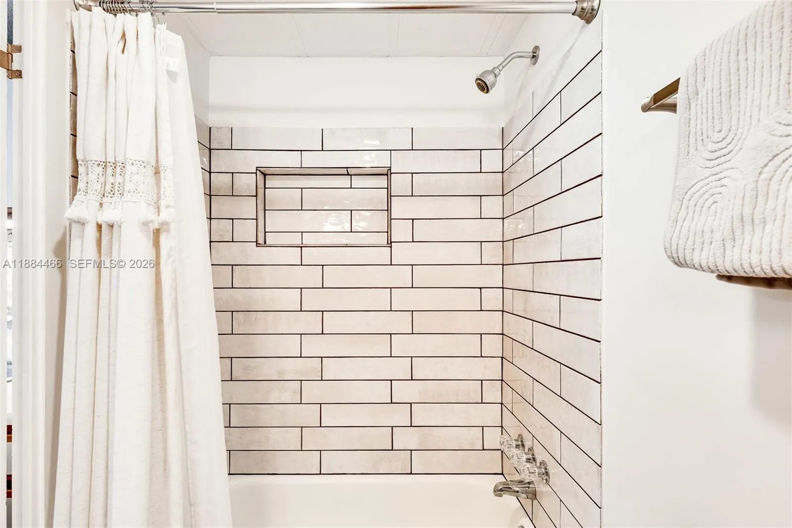 Guest/In-Law suite shower/tub combo