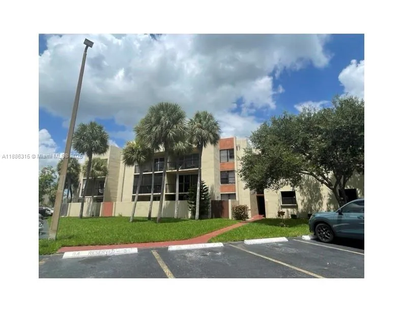 10845 Sw 112th Ave 109, Miami, Florida 33176, Miami, Florida 33176, 2 Bedrooms Bedrooms, ,2 BathroomsBathrooms,Residential Lease,For Rent,10845 Sw 112th Ave 109, Miami, Florida 33176,A11886315