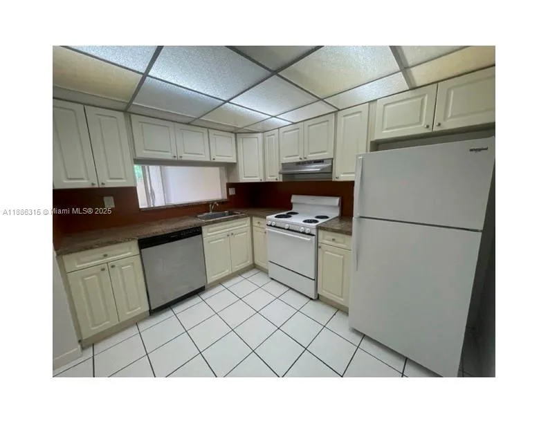10845 Sw 112th Ave 109, Miami, Florida 33176, Miami, Florida 33176, 2 Bedrooms Bedrooms, ,2 BathroomsBathrooms,Residential Lease,For Rent,10845 Sw 112th Ave 109, Miami, Florida 33176,A11886315