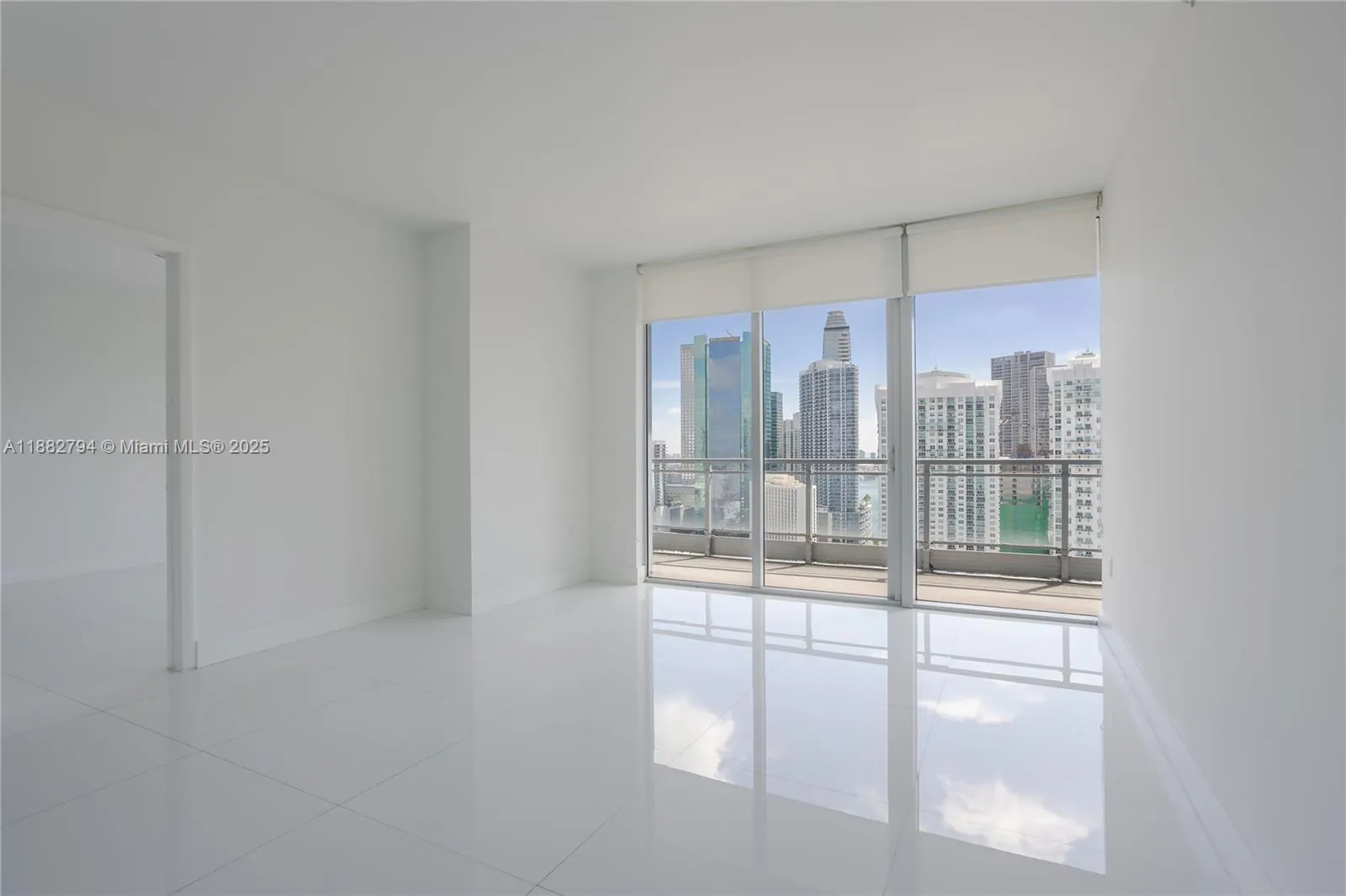 92 Sw 3rd St 3512, Miami, Florida 33130, Miami, Florida 33130, 2 Bedrooms Bedrooms, ,2 BathroomsBathrooms,Residential,For Sale,92 Sw 3rd St 3512, Miami, Florida 33130,A11882794