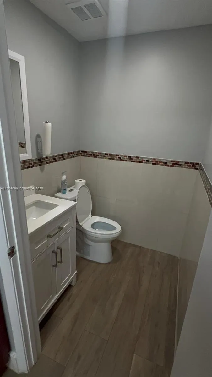 8390 W Flagler St 106, Miami, Florida 33144, Miami, Florida 33144, ,Commercial Lease,For Rent,8390 W Flagler St 106, Miami, Florida 33144,A11884888