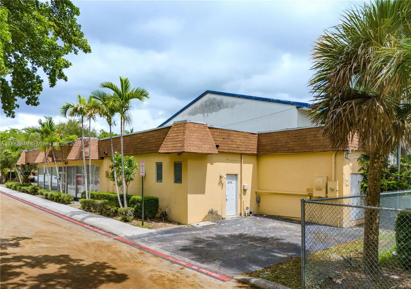 3740 W Broward Blvd, Plantation, Florida 33312, Plantation, Florida 33312, ,Commercial Sale,For Sale,3740 W Broward Blvd, Plantation, Florida 33312,A11886849