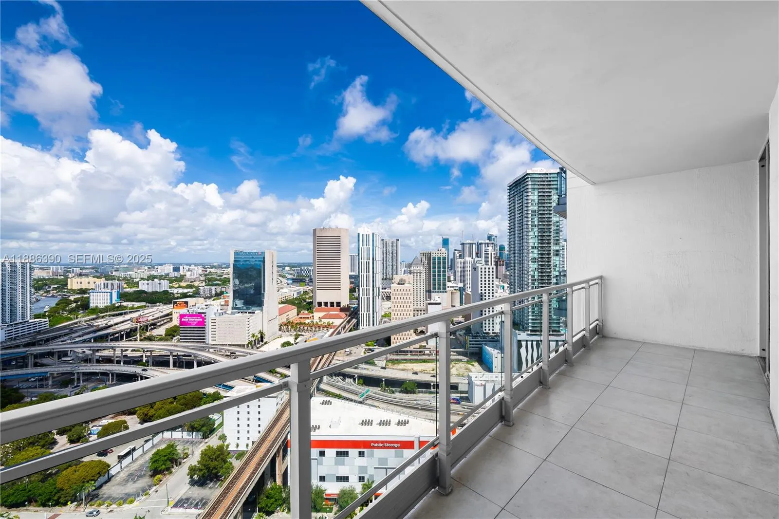 90 Sw 3rd St 3305, Miami, Florida 33130, Miami, Florida 33130, 2 Bedrooms Bedrooms, ,2 BathroomsBathrooms,Residential,For Sale,90 Sw 3rd St 3305, Miami, Florida 33130,A11886390