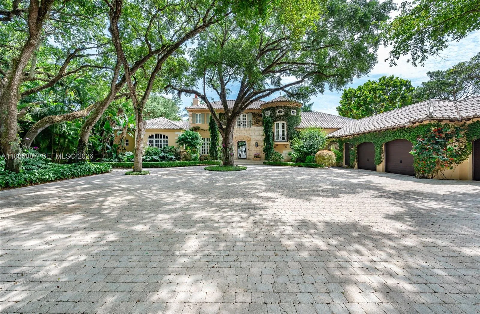 4790 Sw 78th St, Miami, Florida 33143, Miami, Florida 33143, 6 Bedrooms Bedrooms, ,6 BathroomsBathrooms,Residential,For Sale,4790 Sw 78th St, Miami, Florida 33143,A11886887