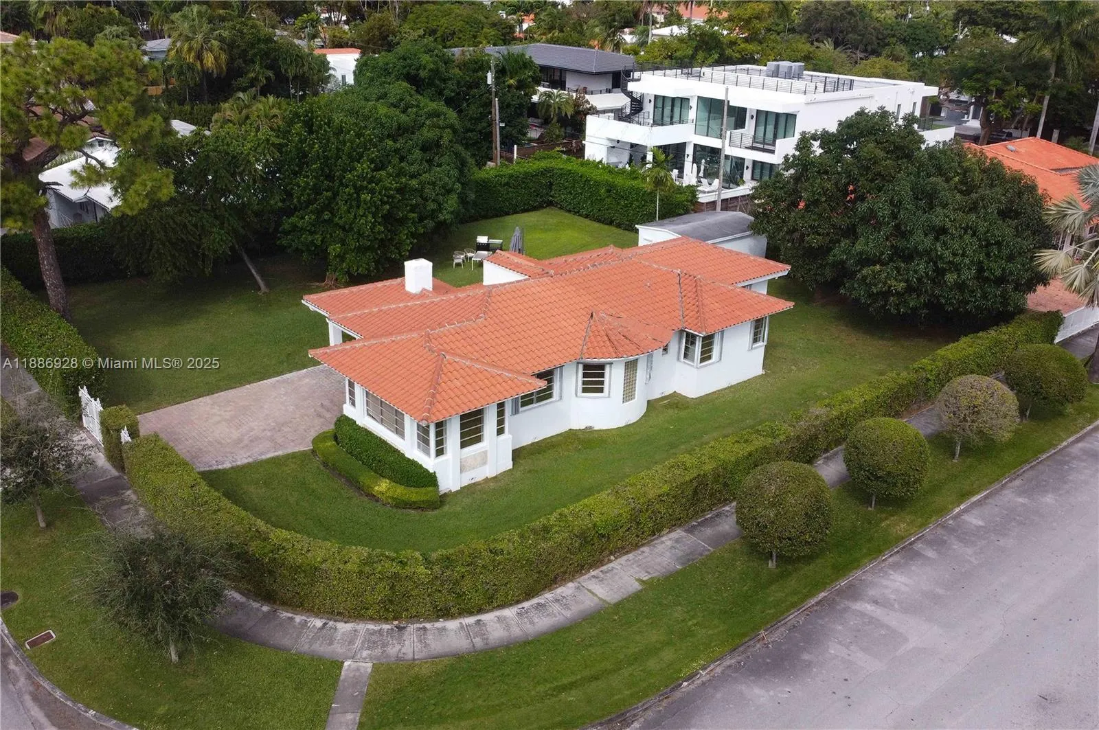 501 Sw 24th Rd 501, Miami, Florida 33129, Miami, Florida 33129, 3 Bedrooms Bedrooms, ,2 BathroomsBathrooms,Residential Lease,For Rent,501 Sw 24th Rd 501, Miami, Florida 33129,A11886928