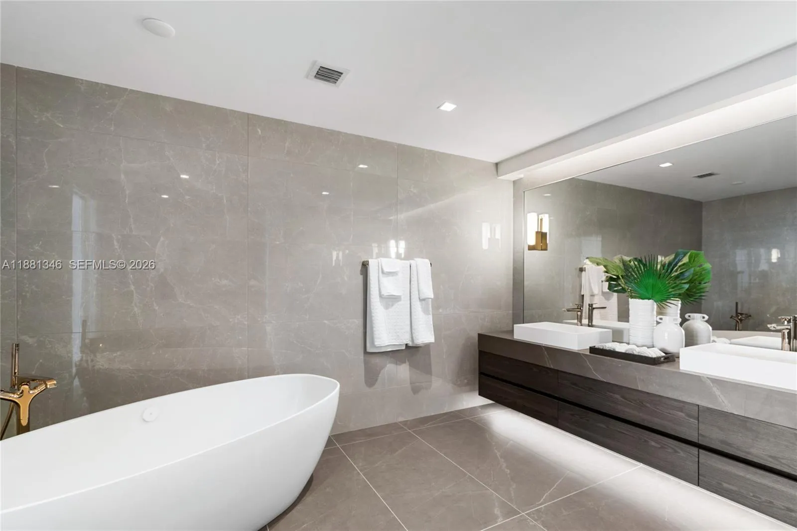 1116 N Ocean Blvd 1404, Pompano Beach, Florida 330, Pompano Beach, Florida 33062, 3 Bedrooms Bedrooms, ,3 BathroomsBathrooms,Residential Lease,For Rent,1116 N Ocean Blvd 1404, Pompano Beach, Florida 330,A11881346