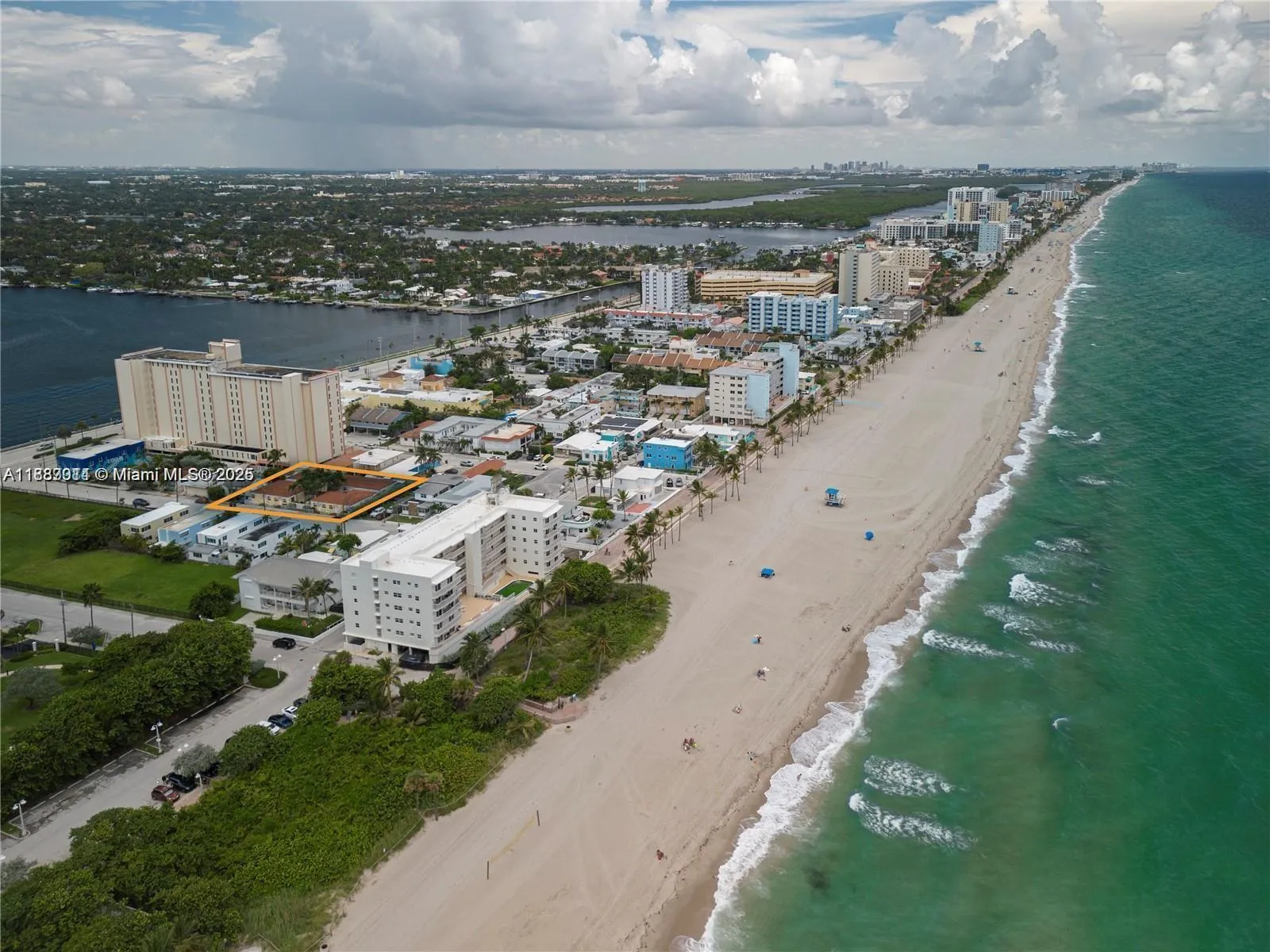 335 Georgia St, Hollywood, Florida 33019, Hollywood, Florida 33019, ,Residential Income,For Sale,335 Georgia St, Hollywood, Florida 33019,A11887011