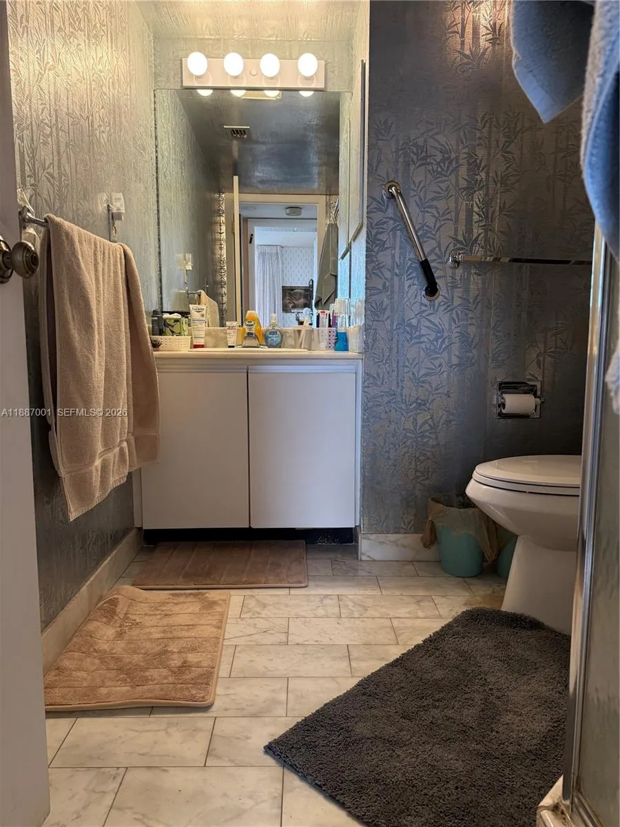 2555 Collins Ave 2112, Miami Beach, Florida 33140, Miami Beach, Florida 33140, 2 Bedrooms Bedrooms, ,2 BathroomsBathrooms,Residential,For Sale,2555 Collins Ave 2112, Miami Beach, Florida 33140,A11887001