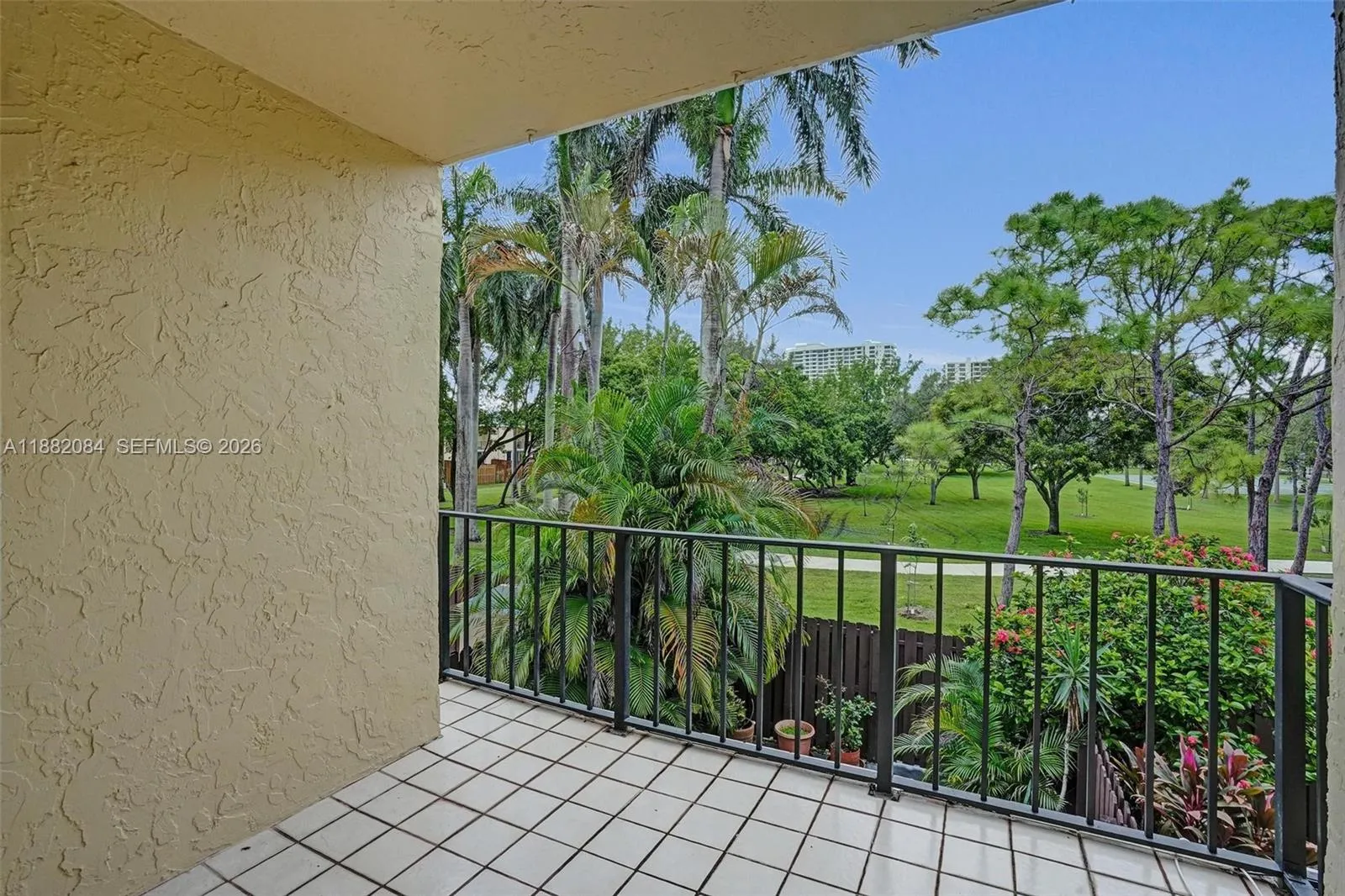 2220 Ne 11th St, Hallandale Beach, Florida 33009, Hallandale Beach, Florida 33009, 2 Bedrooms Bedrooms, ,2 BathroomsBathrooms,Residential,For Sale,2220 Ne 11th St, Hallandale Beach, Florida 33009,A11882084