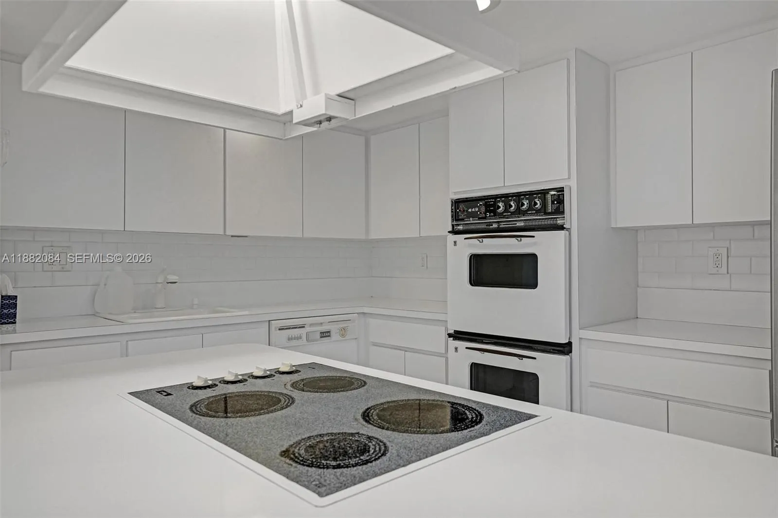 2220 Ne 11th St, Hallandale Beach, Florida 33009, Hallandale Beach, Florida 33009, 2 Bedrooms Bedrooms, ,2 BathroomsBathrooms,Residential,For Sale,2220 Ne 11th St, Hallandale Beach, Florida 33009,A11882084