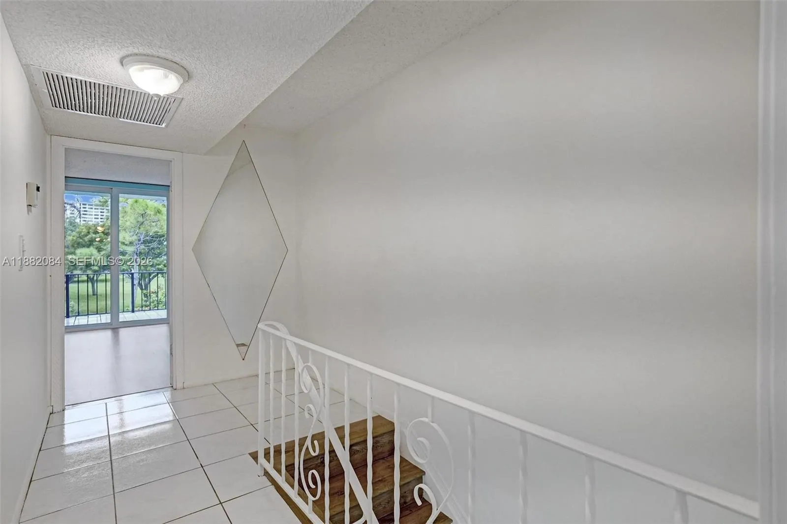 2220 Ne 11th St, Hallandale Beach, Florida 33009, Hallandale Beach, Florida 33009, 2 Bedrooms Bedrooms, ,2 BathroomsBathrooms,Residential,For Sale,2220 Ne 11th St, Hallandale Beach, Florida 33009,A11882084