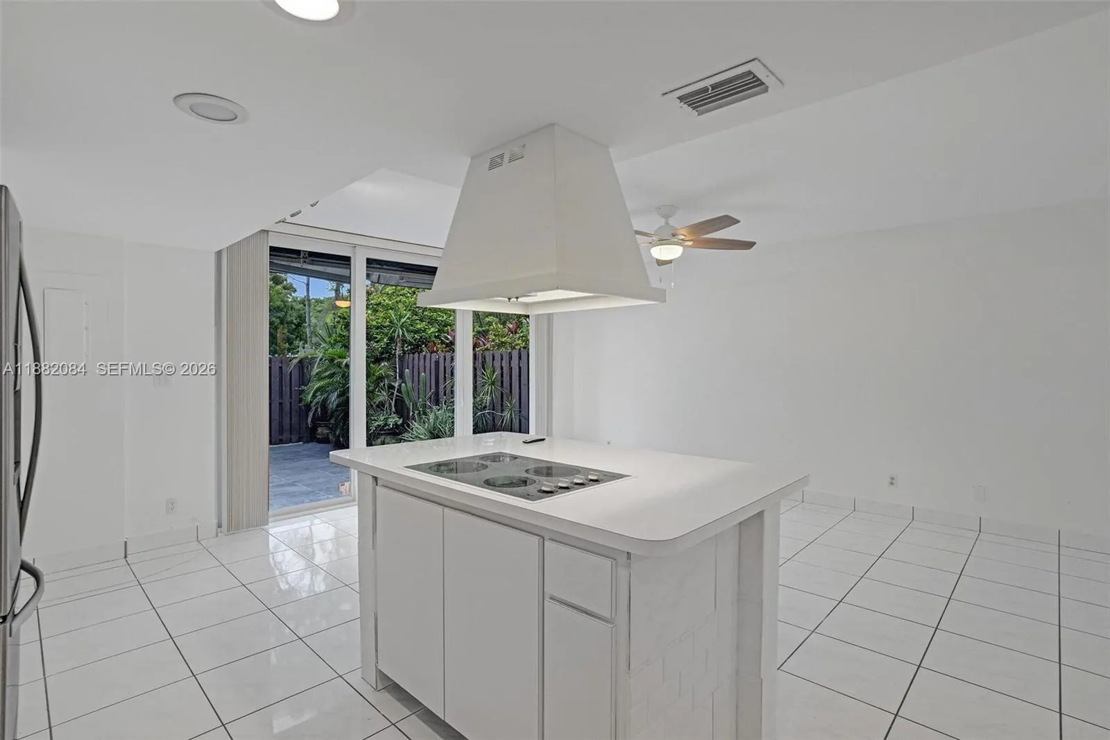 2220 Ne 11th St, Hallandale Beach, Florida 33009, Hallandale Beach, Florida 33009, 2 Bedrooms Bedrooms, ,2 BathroomsBathrooms,Residential,For Sale,2220 Ne 11th St, Hallandale Beach, Florida 33009,A11882084