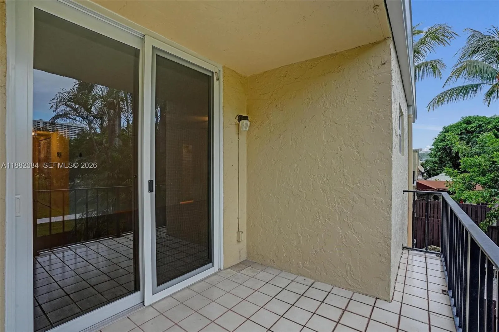 2220 Ne 11th St, Hallandale Beach, Florida 33009, Hallandale Beach, Florida 33009, 2 Bedrooms Bedrooms, ,2 BathroomsBathrooms,Residential,For Sale,2220 Ne 11th St, Hallandale Beach, Florida 33009,A11882084