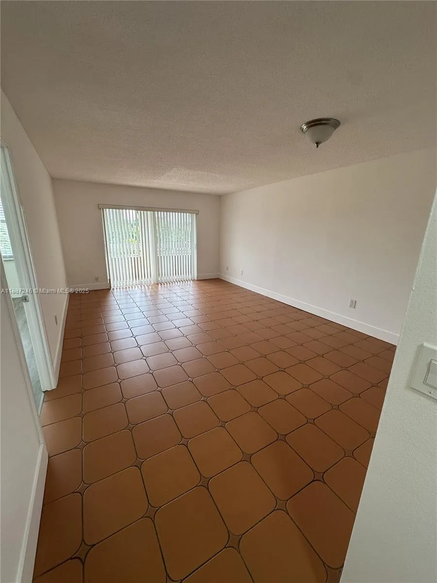 7703 Camino Real A413, Miami, Florida 33143, Miami, Florida 33143, 1 Bedroom Bedrooms, ,1 BathroomBathrooms,Residential Lease,For Rent,7703 Camino Real A413, Miami, Florida 33143,A11887246