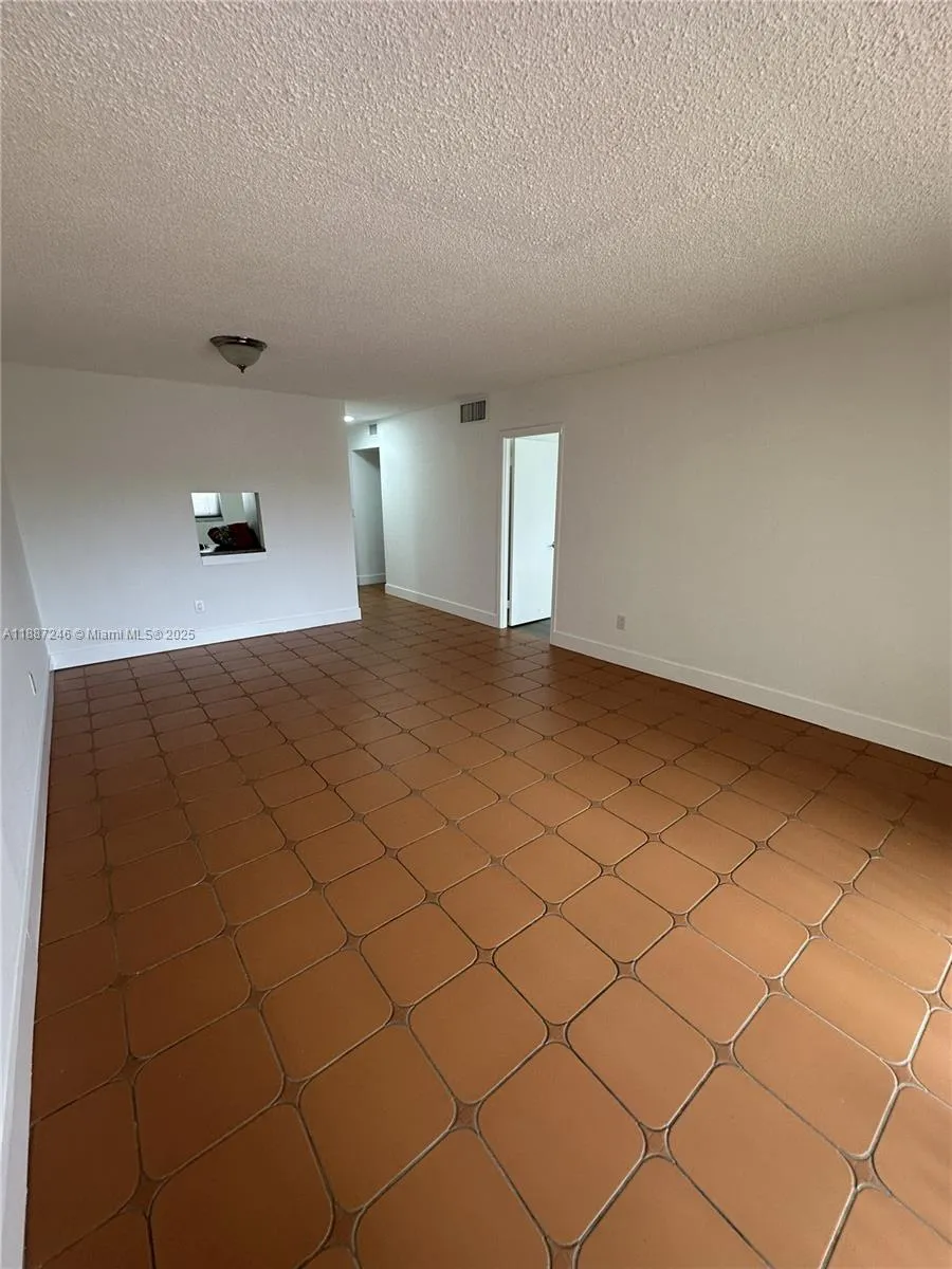 7703 Camino Real A413, Miami, Florida 33143, Miami, Florida 33143, 1 Bedroom Bedrooms, ,1 BathroomBathrooms,Residential Lease,For Rent,7703 Camino Real A413, Miami, Florida 33143,A11887246