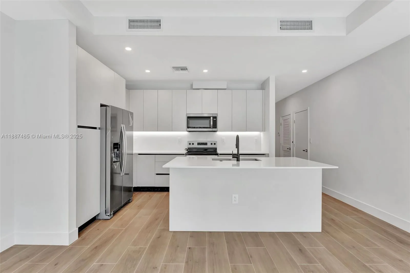 1559 Nw 94th Way 08, Coral Springs, Florida 33071, Coral Springs, Florida 33071, 3 Bedrooms Bedrooms, ,2 BathroomsBathrooms,Residential,For Sale,1559 Nw 94th Way 08, Coral Springs, Florida 33071,A11887485