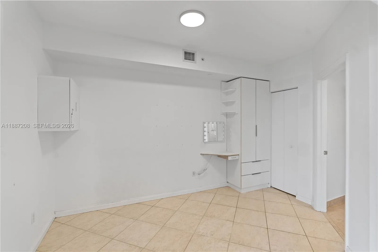 4779 Collins Ave 506, Miami Beach, Florida 33140, Miami Beach, Florida 33140, 1 Bedroom Bedrooms, ,2 BathroomsBathrooms,Residential,For Sale,4779 Collins Ave 506, Miami Beach, Florida 33140,A11887208