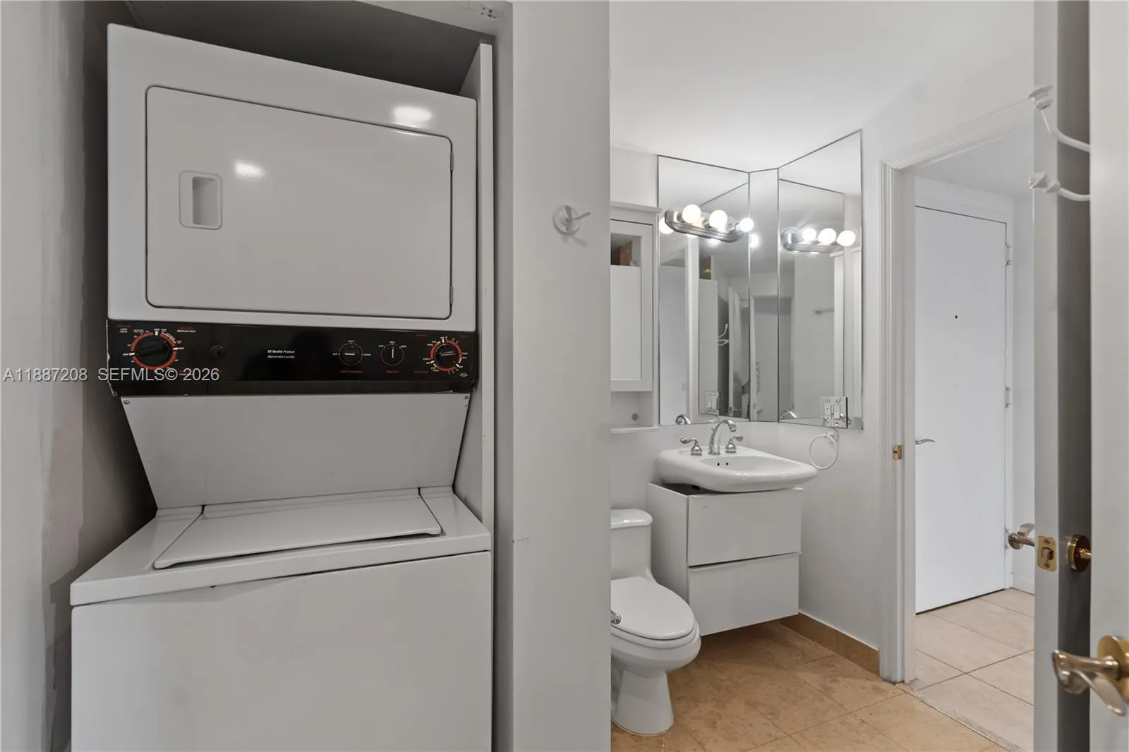 4779 Collins Ave 506, Miami Beach, Florida 33140, Miami Beach, Florida 33140, 1 Bedroom Bedrooms, ,2 BathroomsBathrooms,Residential,For Sale,4779 Collins Ave 506, Miami Beach, Florida 33140,A11887208