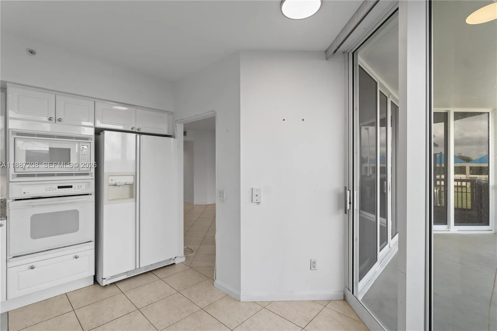 4779 Collins Ave 506, Miami Beach, Florida 33140, Miami Beach, Florida 33140, 1 Bedroom Bedrooms, ,2 BathroomsBathrooms,Residential,For Sale,4779 Collins Ave 506, Miami Beach, Florida 33140,A11887208