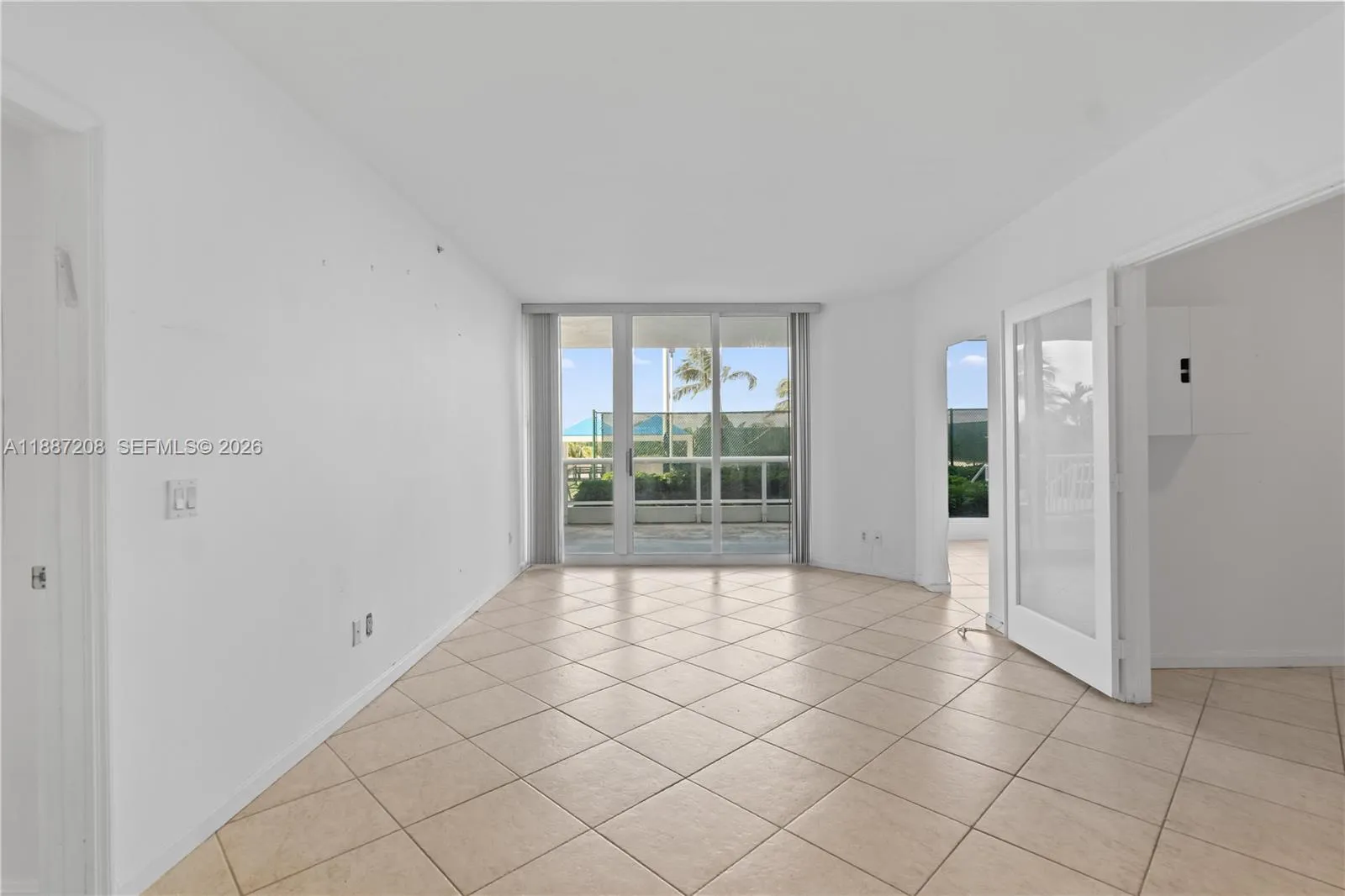 4779 Collins Ave 506, Miami Beach, Florida 33140, Miami Beach, Florida 33140, 1 Bedroom Bedrooms, ,2 BathroomsBathrooms,Residential,For Sale,4779 Collins Ave 506, Miami Beach, Florida 33140,A11887208