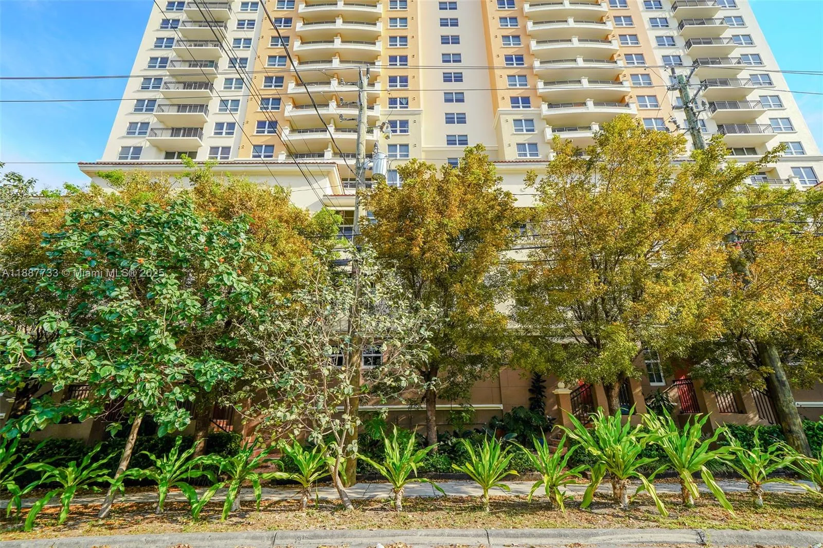 3232 Sw 22nd Ter Th 115, Miami, Florida 33145, Miami, Florida 33145, 2 Bedrooms Bedrooms, ,2 BathroomsBathrooms,Residential,For Sale,3232 Sw 22nd Ter Th 115, Miami, Florida 33145,A11887733