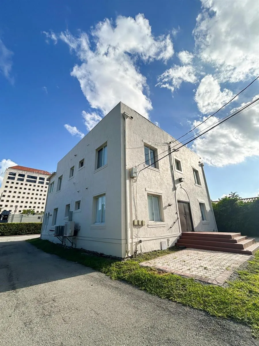 29 Oviedo Ave, Coral Gables, Florida 33134, Coral Gables, Florida 33134, ,Residential Income,For Sale,29 Oviedo Ave, Coral Gables, Florida 33134,A11882851
