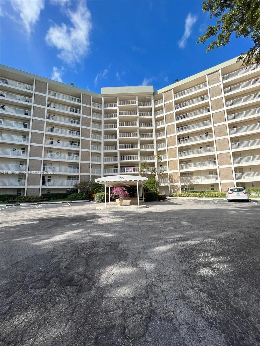 3090 N Course Dr 304, Pompano Beach, Florida 33069, Pompano Beach, Florida 33069, 2 Bedrooms Bedrooms, ,2 BathroomsBathrooms,Residential Lease,For Rent,3090 N Course Dr 304, Pompano Beach, Florida 33069,A11888095